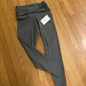 nike yoga; high rise 7/8 legging
